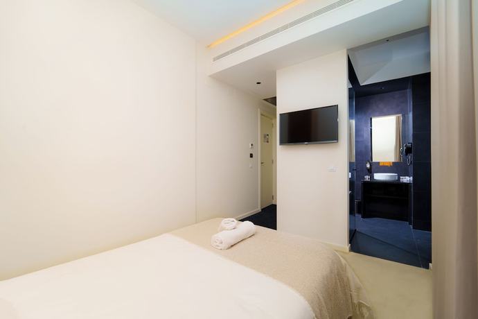 Imagen de la habitación del Hotel Golden Lisbon. Foto 17