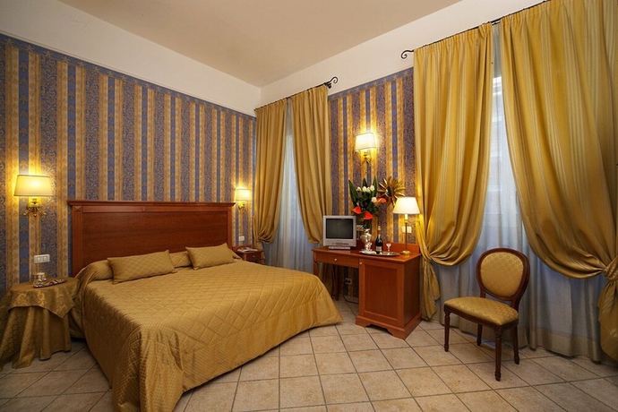 Imagen de la habitación del Hotel Golden, Ludovisi. Foto 14