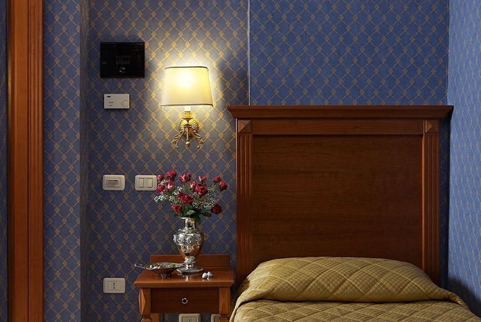 Imagen de la habitación del Hotel Golden, Ludovisi. Foto 15