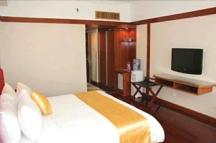 Imagen de la habitación del Hotel Golden Lustre. Foto 4