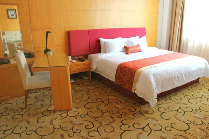 Imagen de la habitación del Hotel Golden Lustre. Foto 6