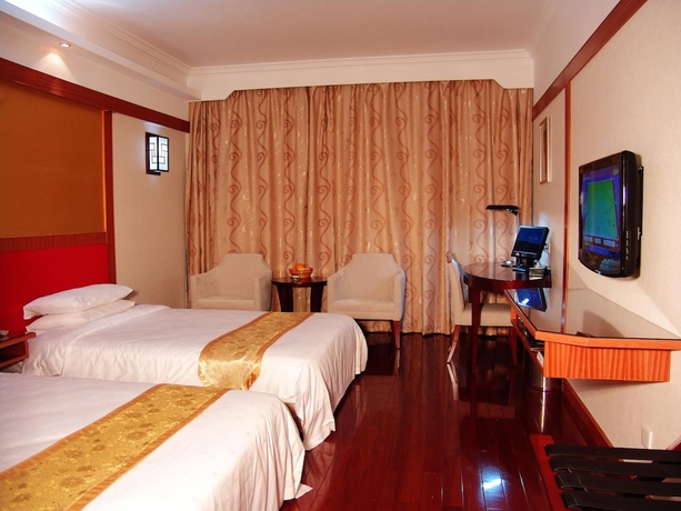 Imagen de la habitación del Hotel Golden Lustre. Foto 8