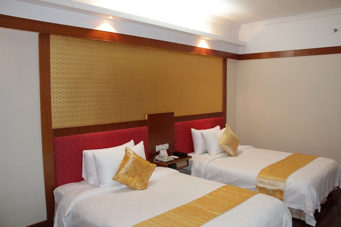 Imagen de la habitación del Hotel Golden Lustre. Foto 12