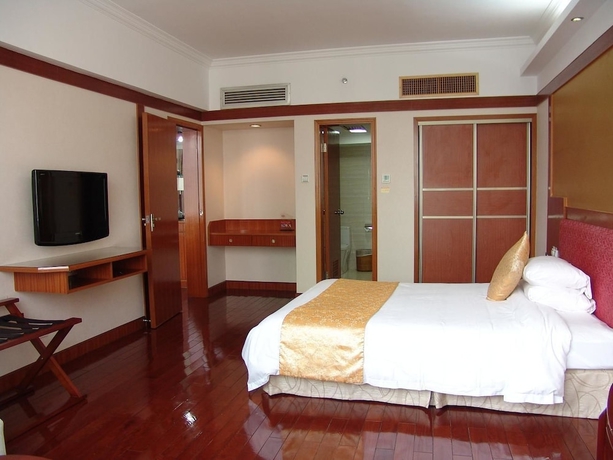 Imagen de la habitación del Hotel Golden Lustre. Foto 14