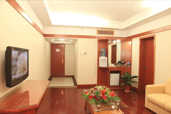 Imagen de la habitación del Hotel Golden Lustre. Foto 15