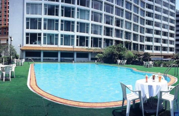 Imagen de los interiores del Hotel Golden Lustre. Foto 17