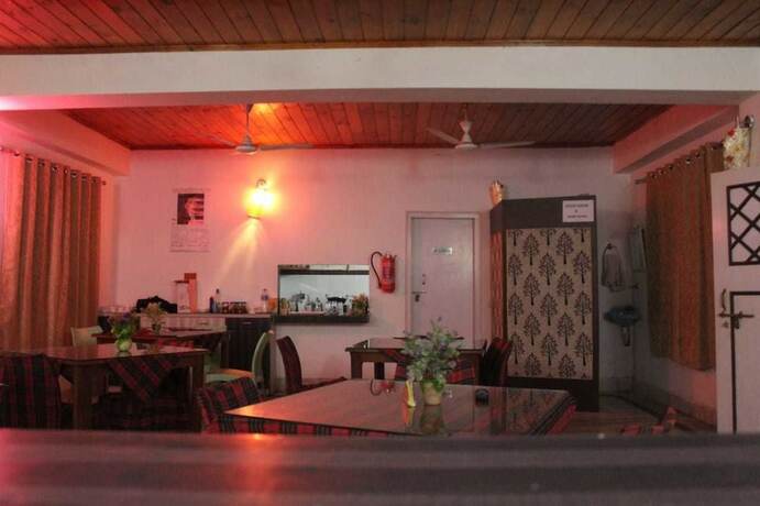 Imagen general del Hotel Golden Mahseer Riverside Resort. Foto 6