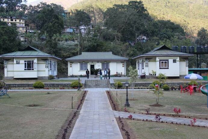 Imagen general del Hotel Golden Mahseer Riverside Resort. Foto 7