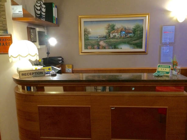 Imagen de los interiores del Hotel Golden Milano. Foto 10