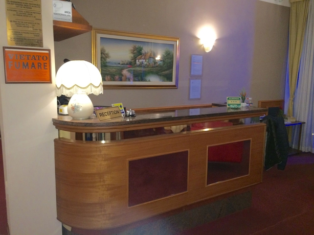 Imagen de los interiores del Hotel Golden Milano. Foto 11