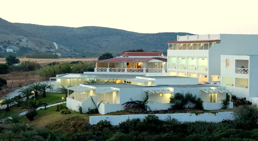 Imagen de los exteriores del Hotel Golden Milos Beach. Foto 8
