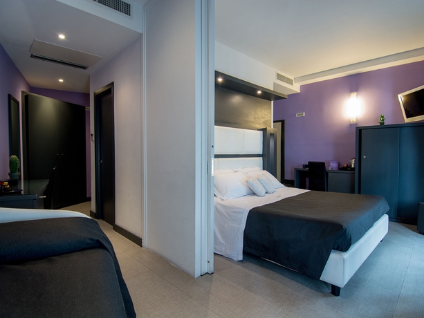 Imagen de la habitación del Hotel Golden, Nápoles. Foto 3