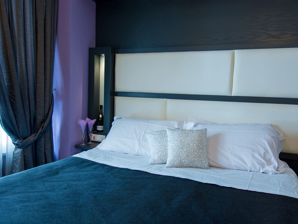 Imagen de la habitación del Hotel Golden, Nápoles. Foto 4