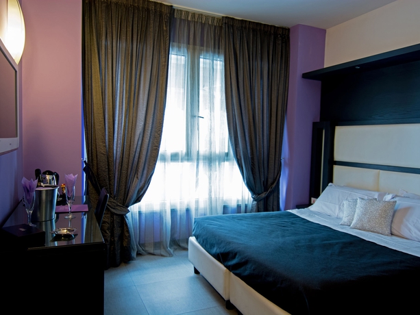 Imagen de la habitación del Hotel Golden, Nápoles. Foto 5