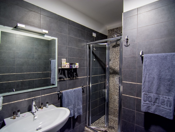 Imagen de la habitación del Hotel Golden, Nápoles. Foto 9