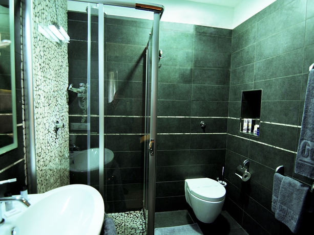 Imagen de la habitación del Hotel Golden, Nápoles. Foto 11