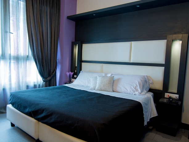 Imagen de la habitación del Hotel Golden, Nápoles. Foto 13