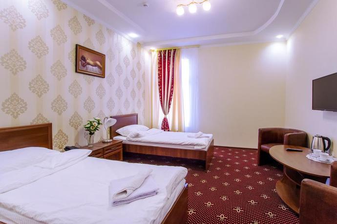 Imagen de la habitación del Hotel Golden Night. Foto 4