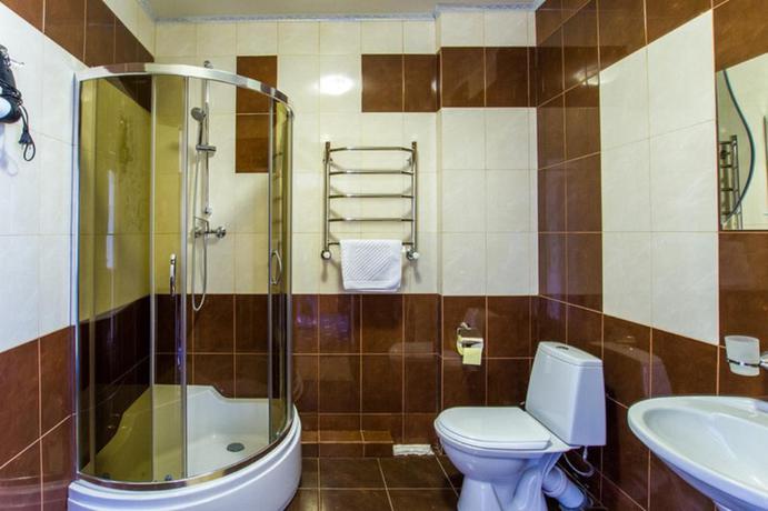 Imagen de la habitación del Hotel Golden Night. Foto 6