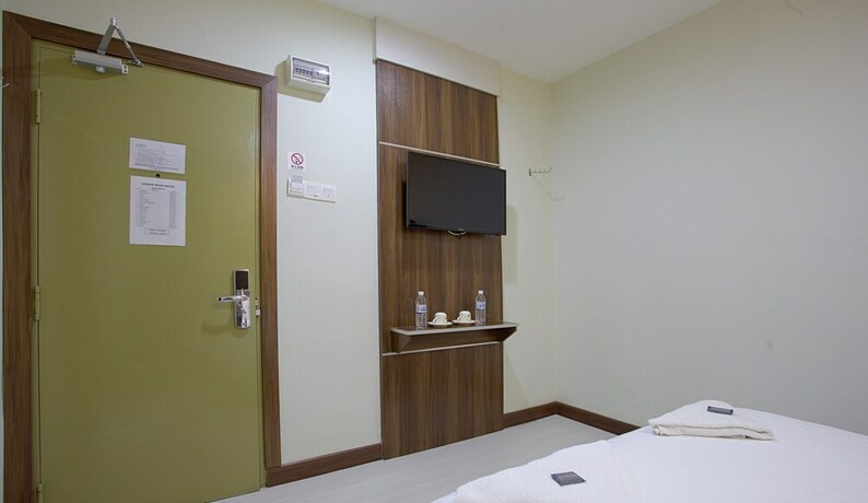 Imagen de la habitación del Hotel Golden Night, Petaling Jaya. Foto 25