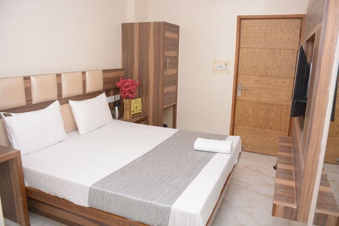 Imagen de la habitación del Hotel Golden Oasis Delhi. Foto 18