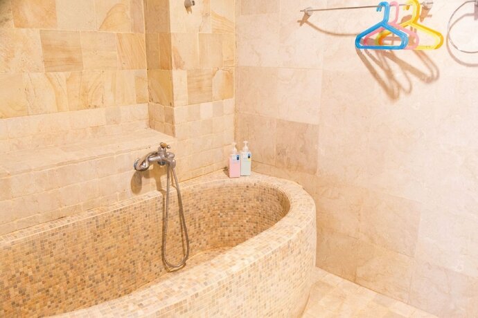 Imagen de la habitación del Hotel Golden Ocean Azure. Foto 17