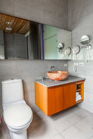 Imagen de los interiores del Hotel Golden Ocean Azure. Foto 36