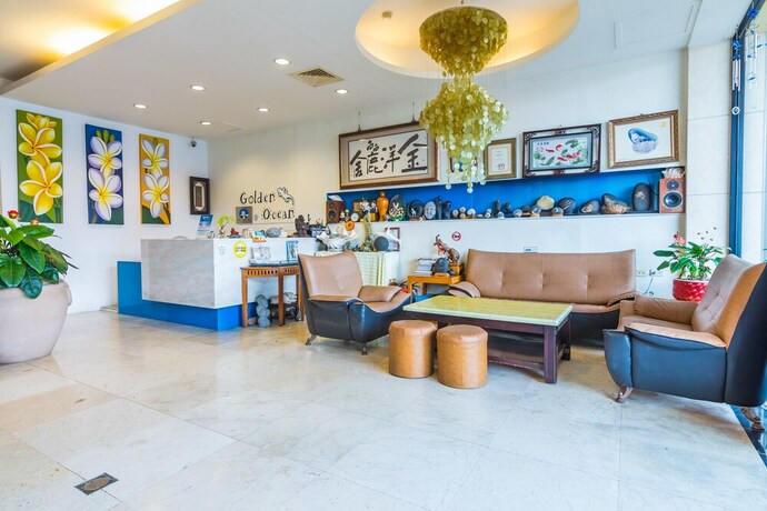 Imagen de los interiores del Hotel Golden Ocean Azure. Foto 40