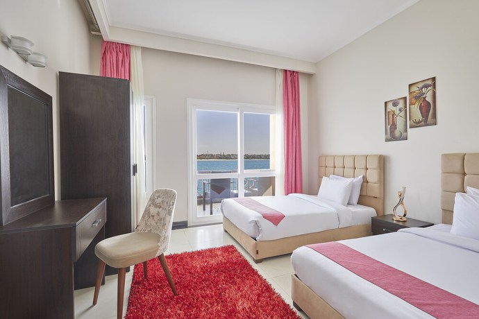 Imagen de la habitación del Hotel Golden Ocean Marina. Foto 10