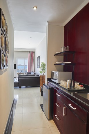 Imagen de la habitación del Hotel Golden Ocean Marina. Foto 11