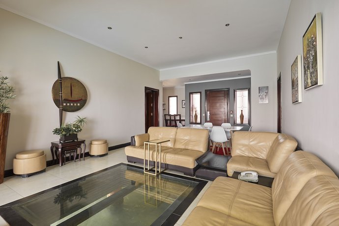 Imagen de la habitación del Hotel Golden Ocean Marina. Foto 12
