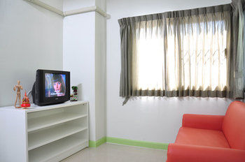 Imagen de los interiores del Hotel Golden On-nut. Foto 12