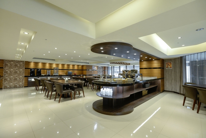 Imagen del bar/restaurante del Hotel Golden Pacific - Taichung. Foto 4
