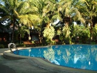 Imagen de la piscina del Hotel Golden Pai & Suite Resort Mae Hong Son. Foto 11