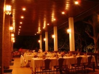 Imagen del bar/restaurante del Hotel Golden Pai & Suite Resort Mae Hong Son. Foto 7