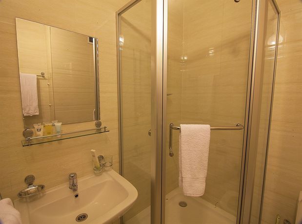 Imagen de la habitación del Hotel Golden Palace. Foto 9