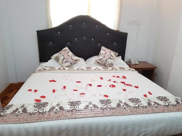 Imagen de la habitación del Hotel Golden Palace Hpa An. Foto 12