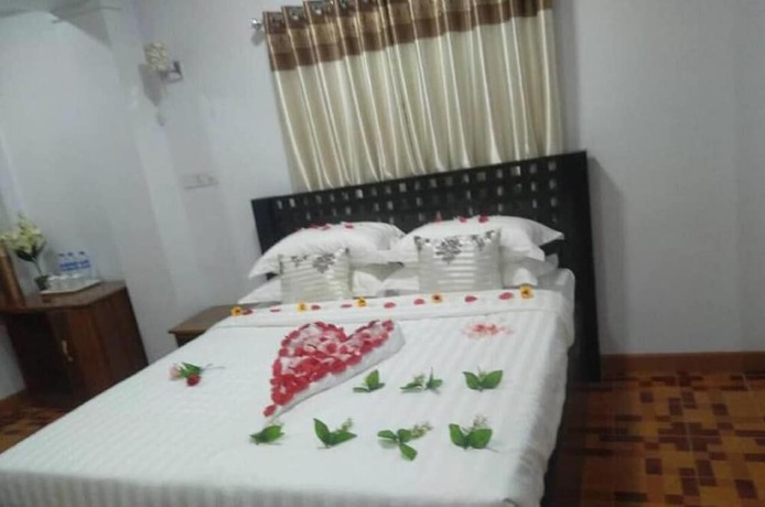 Imagen de la habitación del Hotel Golden Palace Hpa An. Foto 14