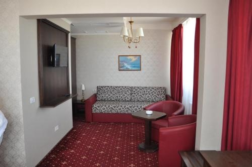 Imagen de la habitación del Hotel Golden Palace, MAMAIA. Foto 9