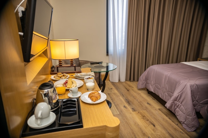 Imagen de la habitación del Hotel Golden Palace, Shkoder. Foto 15