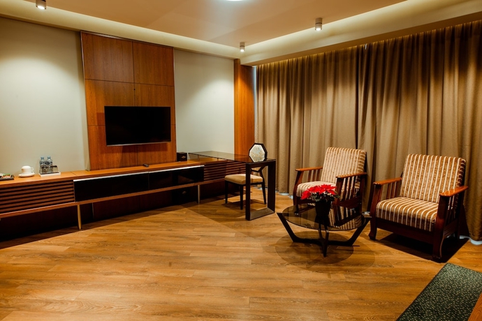 Imagen de la habitación del Hotel Golden Palace, Tbilisi. Foto 12