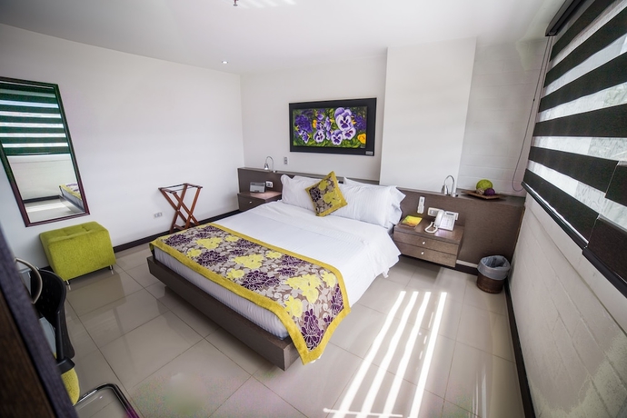 Imagen de la habitación del Hotel Golden Palermo. Foto 11