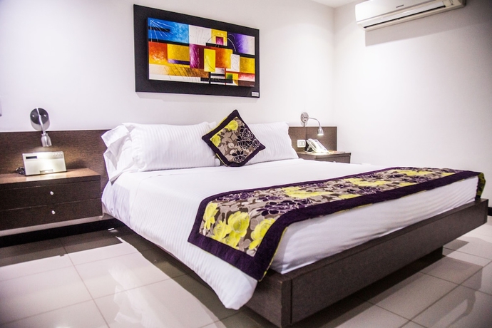 Imagen de la habitación del Hotel Golden Palermo. Foto 16