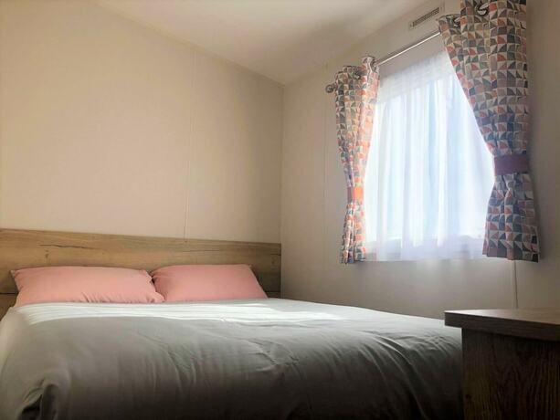 Imagen de la habitación del Hotel Golden Palm Resort, Chapel St Leonards. Foto 13