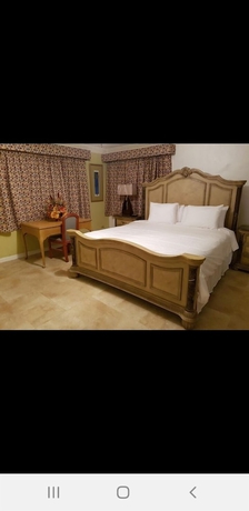 Imagen de la habitación del Hotel Golden Palms B and B. Foto 16