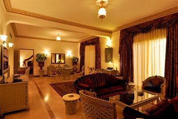 Imagen de los interiores del Hotel Golden Palms and Spa. Foto 7