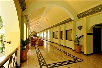 Imagen de los interiores del Hotel Golden Palms and Spa. Foto 8