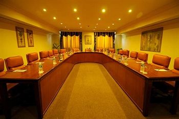 Imagen de los interiores del Hotel Golden Palms and Spa. Foto 9