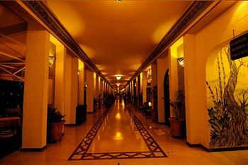 Imagen de los interiores del Hotel Golden Palms and Spa. Foto 12