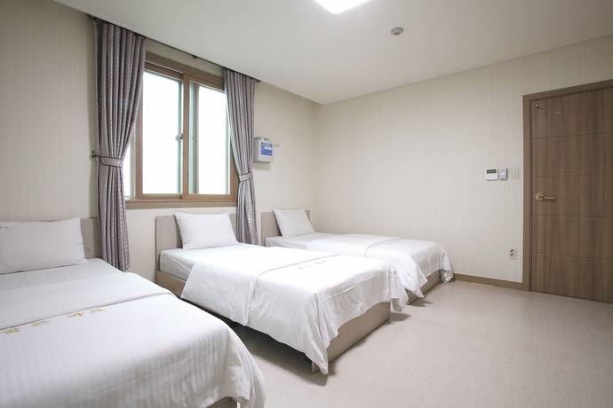 Imagen de la habitación del Hotel Golden Park, Jeju. Foto 6